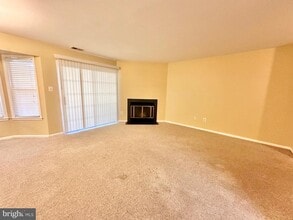 Building Photo - 308 Trinity Ct