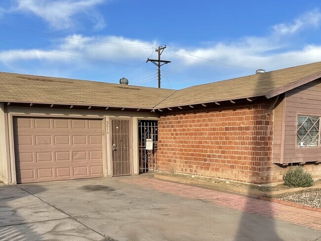 Building Photo - 3514 W Maryland Ave