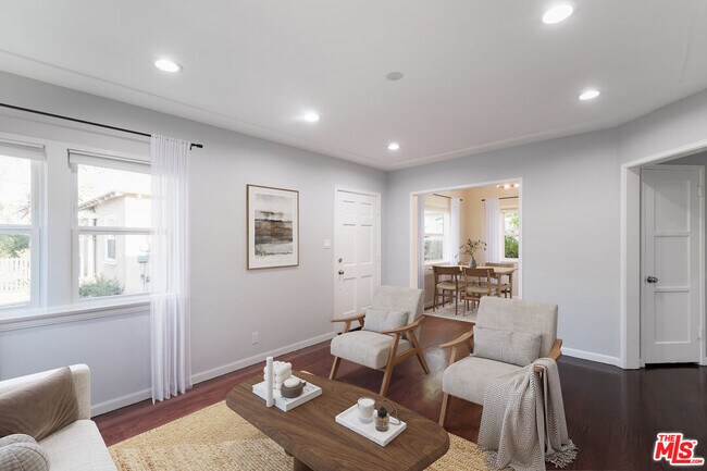 Foto del edificio - 1531 1/2 Meadowbrook Ave