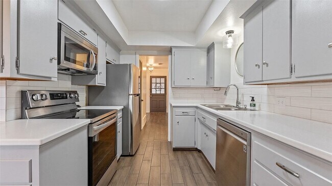 Foto del edificio - 1707 Phillips Dr