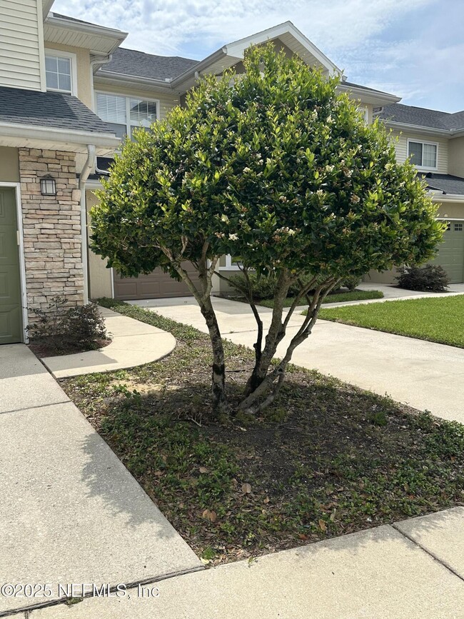 Foto del edificio - 3750 Silver Bluff Blvd