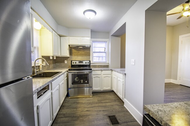 Building Photo - 320 N 40th St