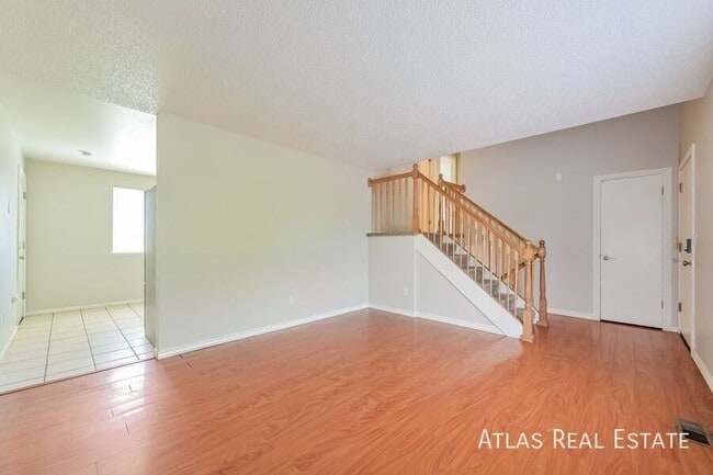 Building Photo - 14935 E Columbia Dr