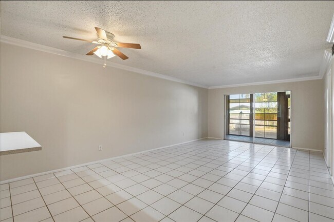 Foto del edificio - 3700 S Osprey Ave