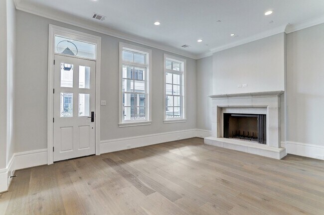 Foto del edificio - 65 Crain Sq Blvd