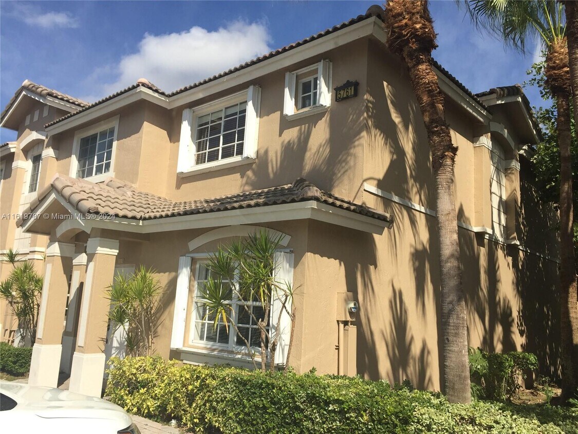 Foto principal - 5761 NW 115th Ct