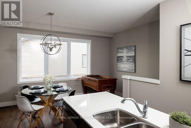 Photo du bâtiment - 2144 Meadowgate Blvd