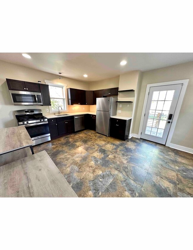 Photo - 182 W Larkspur St House