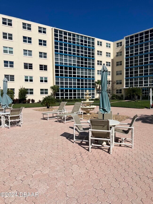 Foto del edificio - 1224 S Peninsula Dr