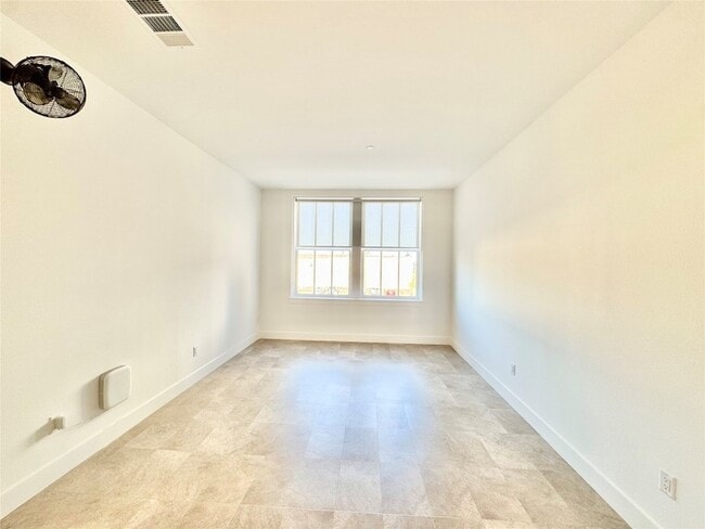 Building Photo - 2102 Mechanic St