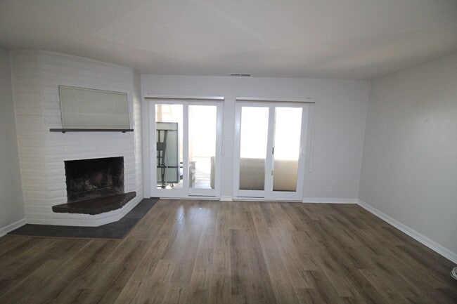 Foto del edificio - Oceanfront Silverstrand | 4 Bedroom + 3 Ba...