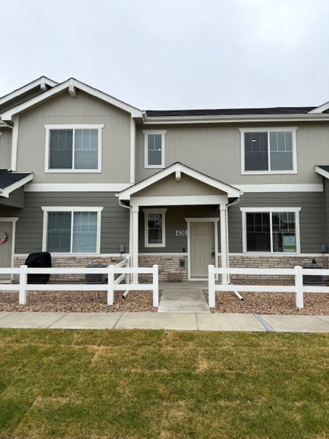 Building Photo - 435 Condor Way