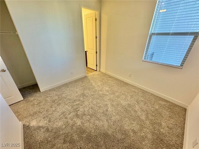 Foto del edificio - 1548 Little Penguin St