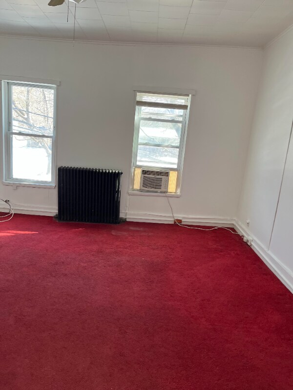 Foto principal - 227 E Main St