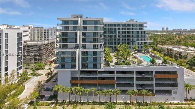 Foto del edificio - 2960 NE 207th St