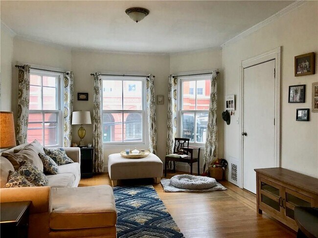 Foto del edificio - 28 Bainbridge Ave