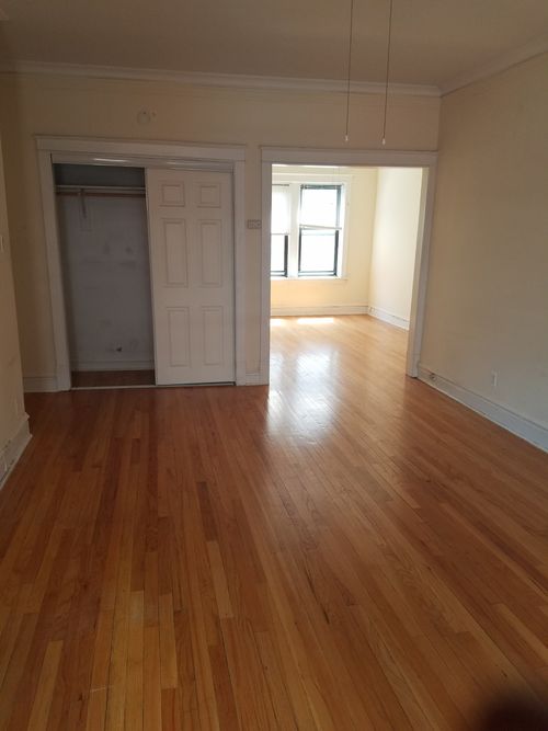 Foto del edificio - 6826 N Wayne Ave