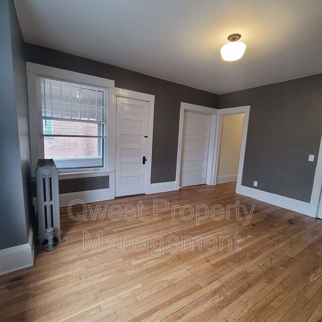 Foto del edificio - 422 Lafayette Ave SE