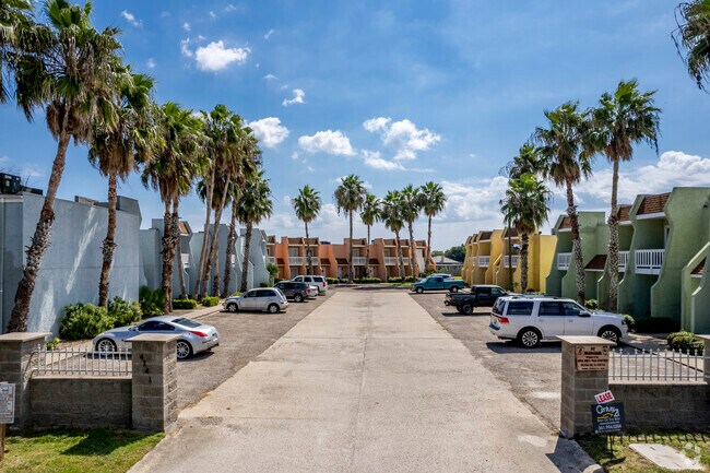 Building Photo - 4141 Whiteley Dr