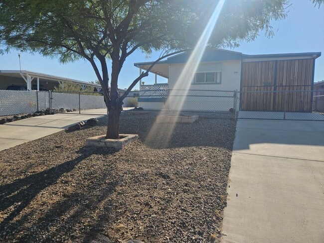 Building Photo - 2 bed/2 bath Manufactured Home in Desirabl...