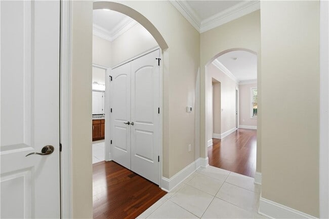 Building Photo - 3621 Vinings Slope SE