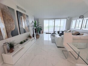 Building Photo - 3091 N Course Dr