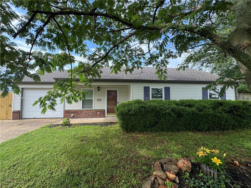 Foto principal - 2491 Lakeside Ave