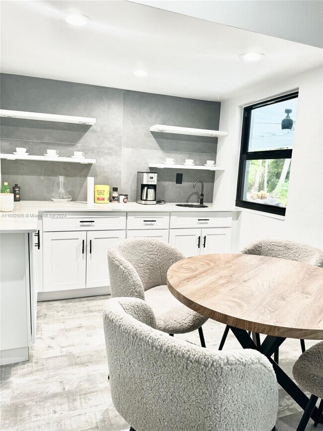 Foto del edificio - 15505 SW 74th Ct