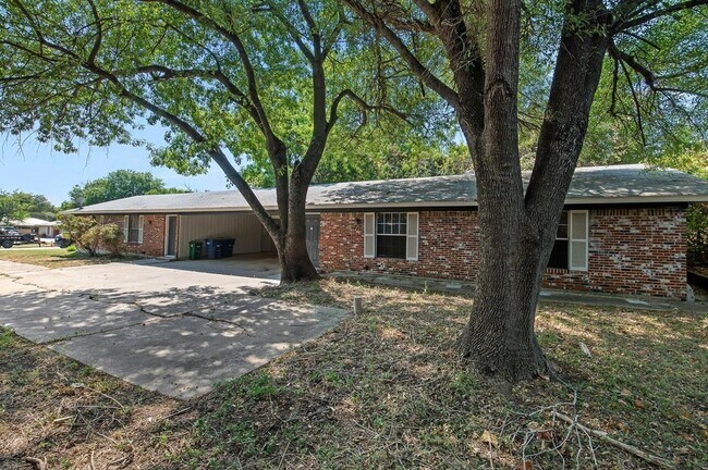 Foto del edificio - 2716 St Edwards Cir