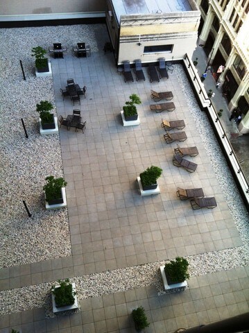 Foto del edificio - 565 W Quincy St
