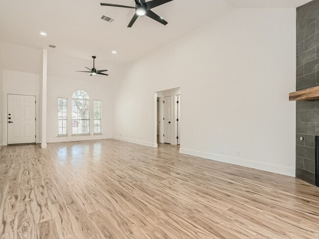 Building Photo - 116 Meadowside Dr