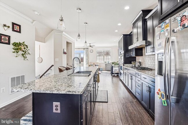 Building Photo - 43212 Wild River Square