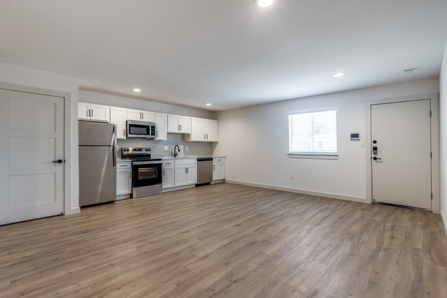 Building Photo - Beaux House at Bishop Ridge