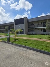 Building Photo - 8001 Fairview Dr