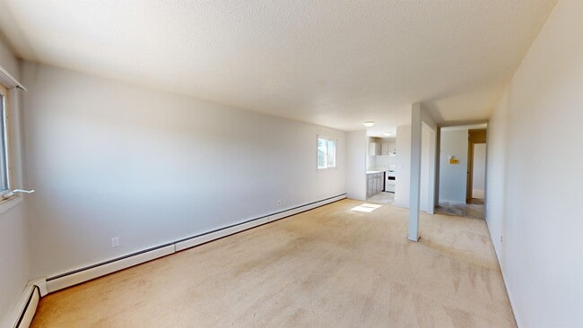 Building Photo - 9656 Hillcrest Dr