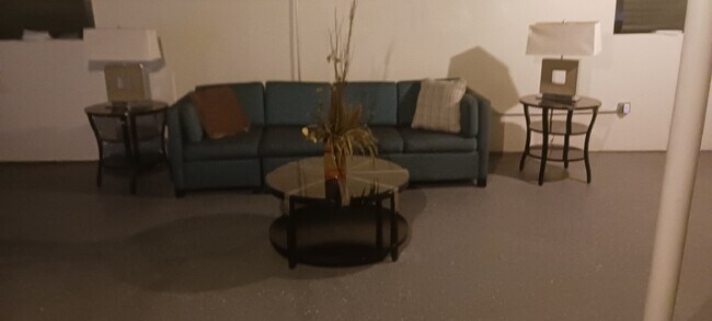 Foto del edificio - 1301 W 73rd St