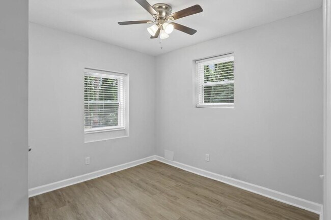 Building Photo - 2893 White Oak Dr