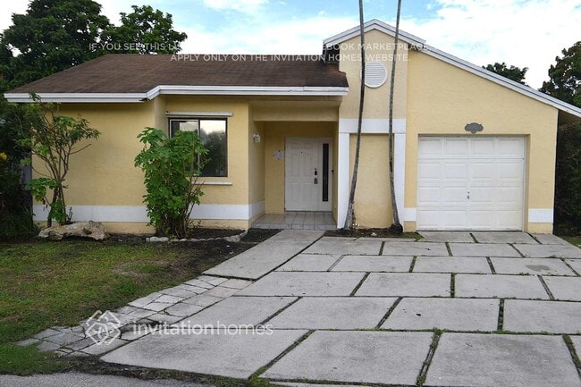 Building Photo - 1140 SW 111th Ave