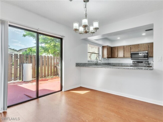 Foto del edificio - 624 SE 12th Ct