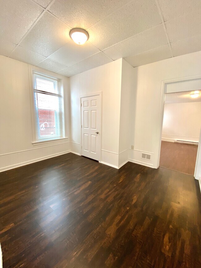 Building Photo - 1024 Lehman St