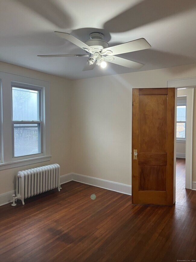 Building Photo - 323 Ellsworth St