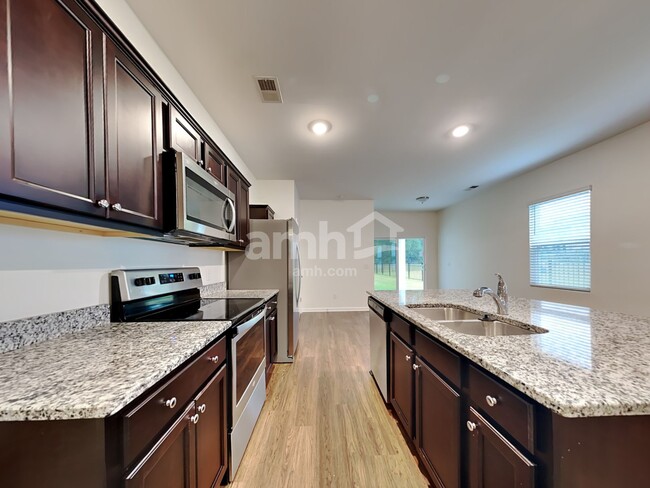 Building Photo - 121 Orion Way