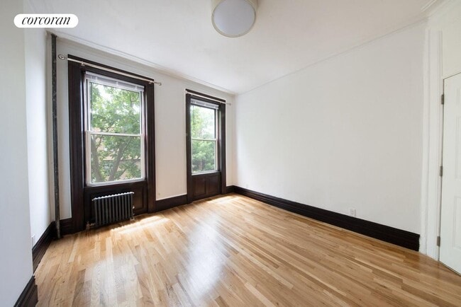 Building Photo - 644 Leonard St