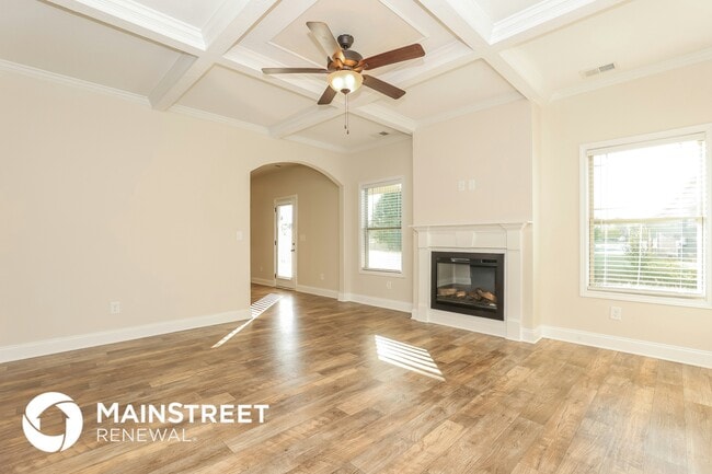 Building Photo - 2230 Pathfinder Dr