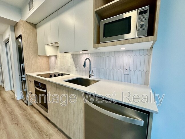 Building Photo - 1488 Bertram St