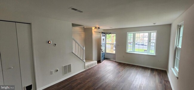 Building Photo - 1 Bickel Ct
