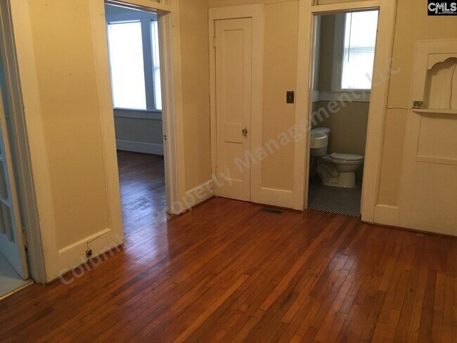 Building Photo - 1305 Maple St