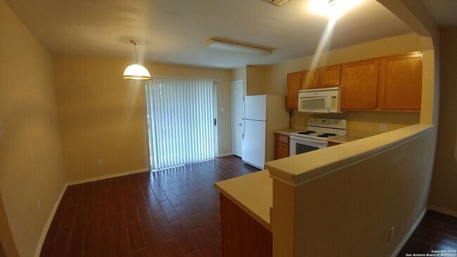 Foto del edificio - Cute 3/2/2 single story in Bulverde Village!