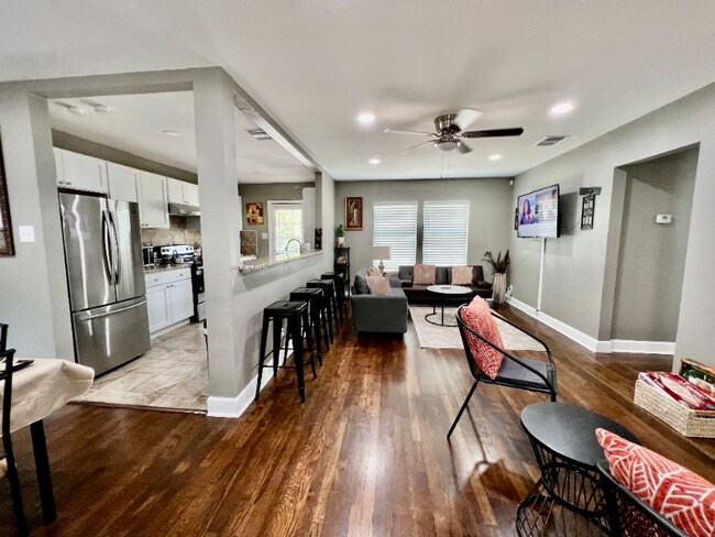 Foto del edificio - 2531 W Mulberry Ave