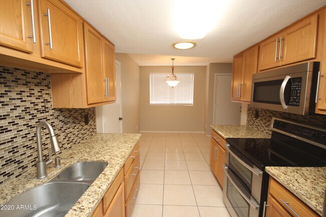 Building Photo - 9682 W Ironwood Dr